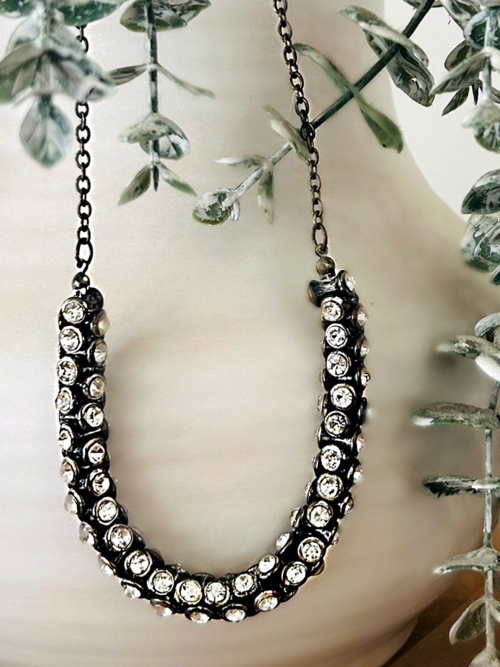 *NWOT Rhinestone Tubular Design Necklace - Picture 3 of 8